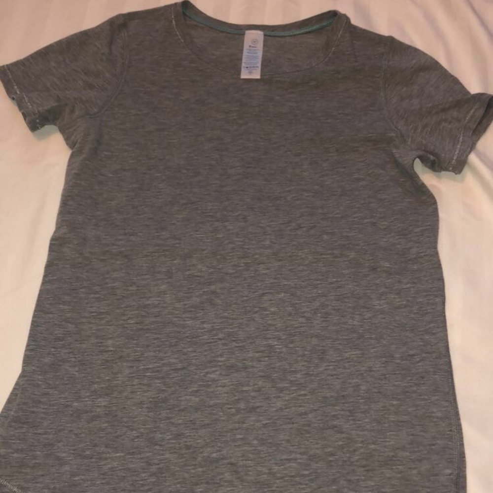 Ivivva gray T-shirt